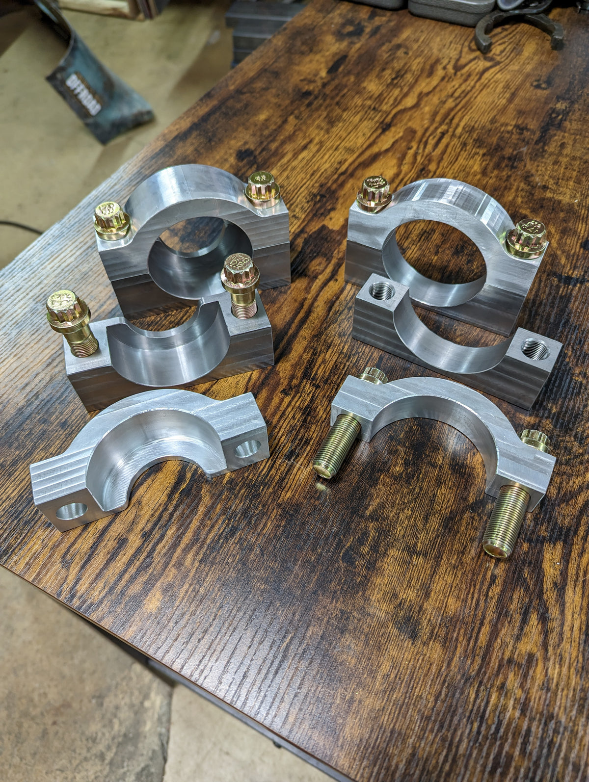 Low Profile Steering Cylinder Clamps (Steel Base)