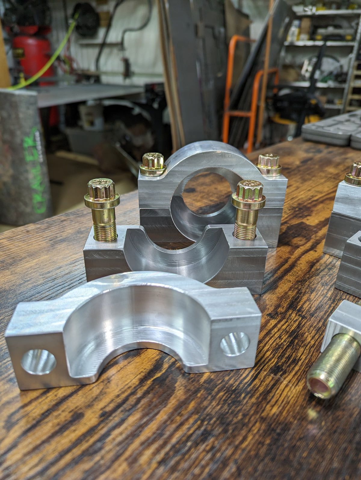 Low Profile Steering Cylinder Clamps (Steel Base)
