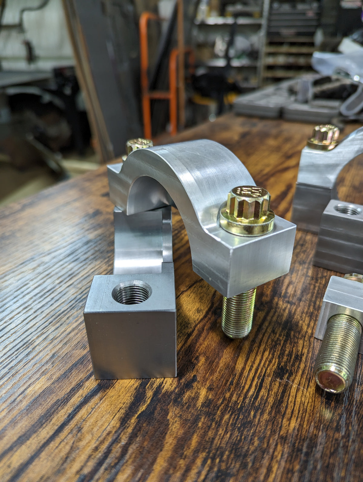 Low Profile Steering Cylinder Clamps (Steel Base)